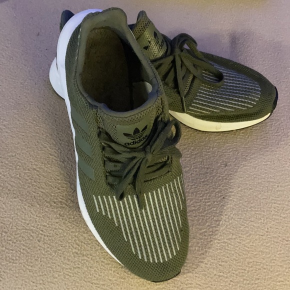 Adidas - Picture 2 of 3